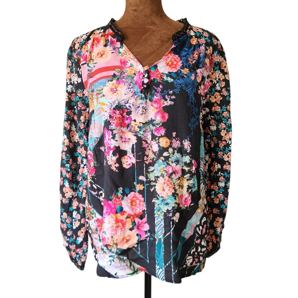 Tolani Collection Eyelet Printed Blouse Floral Relaxed Size XS Colorful
